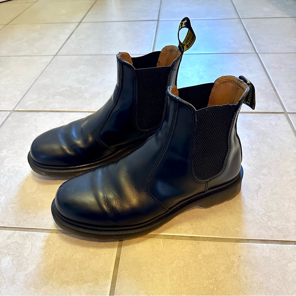 Dr. Martens 2976 "Bex" Leather Chelsea Boot